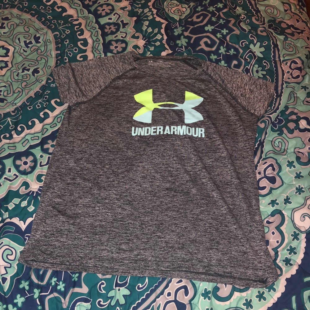 Underarm-our Heat-gear T shirt size youth XL